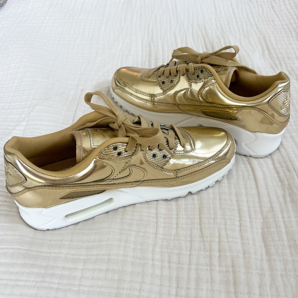 Women’s Nike Air Max 90 in Gold size 8.5 - Picture 8 of 10